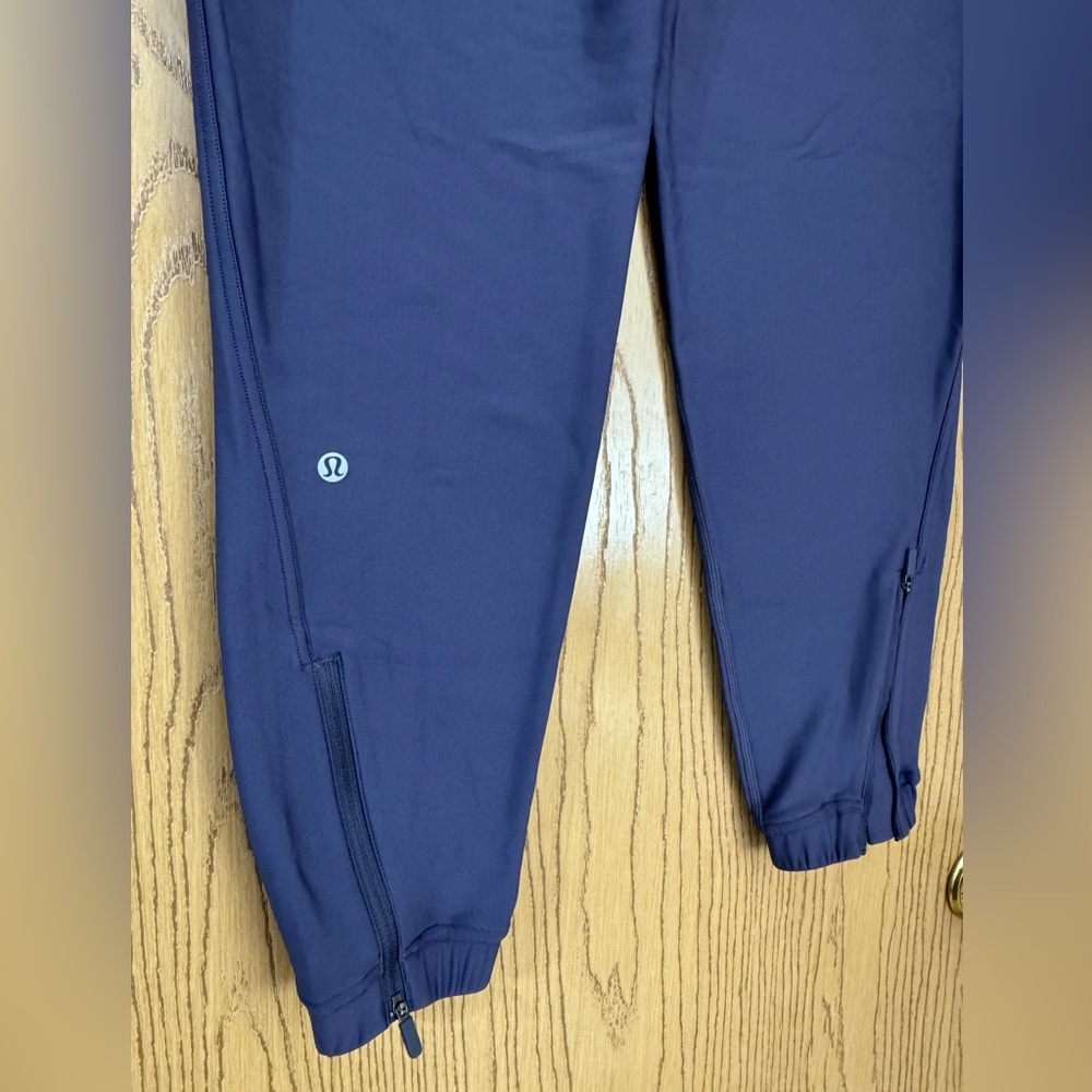 Lululemon NWOT Athletica Grape Mist Joggers - Picture 11 of 12